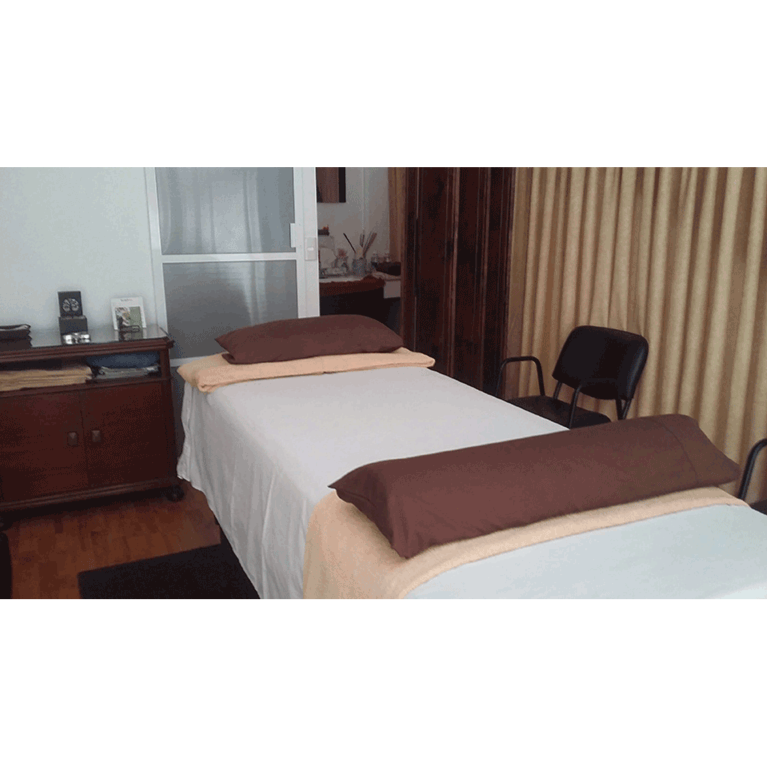 Terapias de relajación y equilibrio energético aplicadas en silla o en cama..